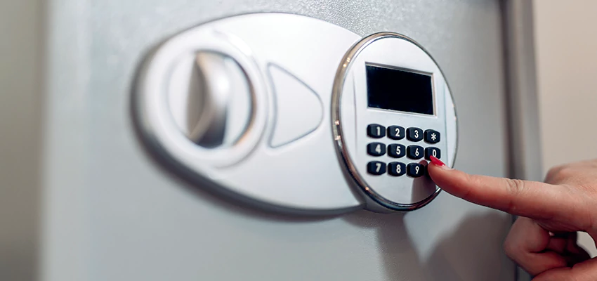 Jewelry Safe Cracking in Tracy, California