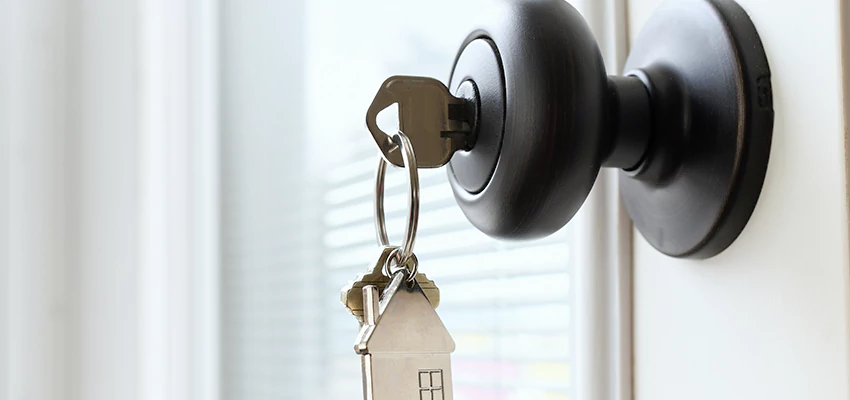 Bifold Door Knob Replacement in Tracy, California