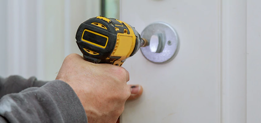 Street Locksmith For Smart Lock Repair in Tracy, CA